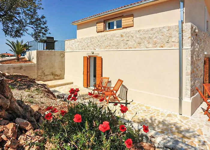 Pet Friendly Home In Sutivan